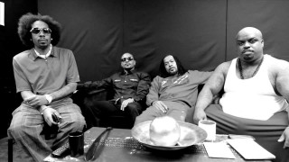 Men sitting table plate drink - a drink in front free wallpaper