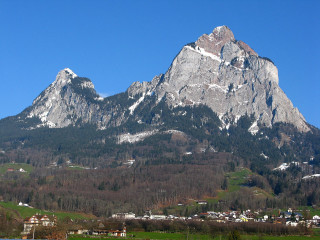 Mountain village lake boat water - ernst free wallpaper