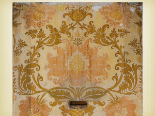 Decorative wall pattern light switch - a yellow frame free wallpaper