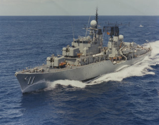 Large gray ship ocean people 7 - incoherent free wallpaper