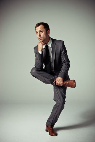 Man suit tie posing foot - his foot free wallpaper