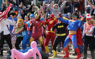 Costume dancers crowd party festival - northwest free wallpaper