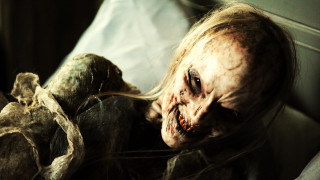 Creepy doll bed cloth head - a creepy doll free wallpaper