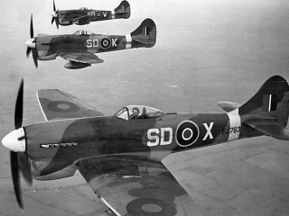 Planes flying sky cityscape clouds - vfx free wallpaper