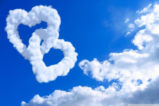 Heart shaped cloud blue sky 3 - the shape of a heart free wallpaper