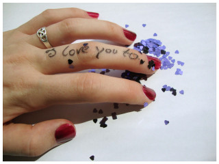 Woman hand ring message confetti - pointillism free wallpaper