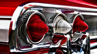 Shiny red car tail lights - shiny free wallpaper