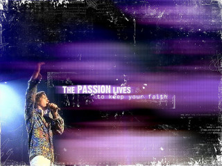 Man microphone stage purple background - a picture of him free wallpaper