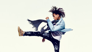 Woman dreadlocks jumping air leg - cosmo alexander free wallpaper