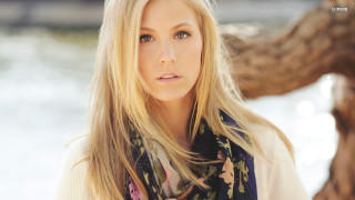 Blonde woman tree water scarf - a scarf free wallpaper