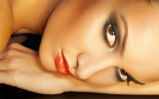 Araceli gilbert airbrush photorealism closeup - a red lip free wallpaper for desktop