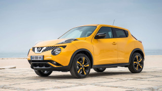 Yellow nissan juke beach ocean - a beach near the ocean free wallpaper for desktop
