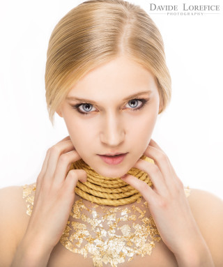 Woman gold necklace white background - a gold background free wallpaper for mobile