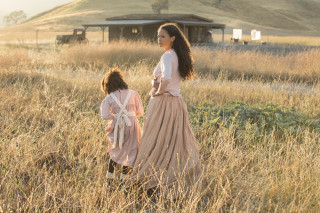 Woman child walking field grass 2 - betye saar free wallpaper for desktop