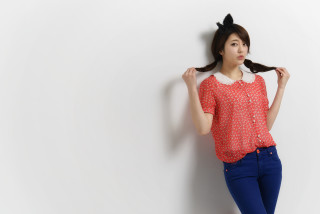 Woman ponytail red shirt blue - blue pants free wallpaper
