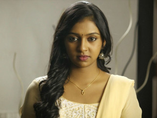 Woman yellow dress necklace yellow - a yellow jacket free wallpaper