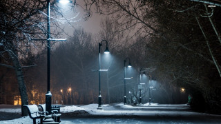 Snowy park bench night street 2 - atmospheric free wallpaper