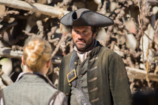 Pirate costume woman dress hat - a woman in a dress and hat free wallpaper