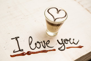 Shotglass liquid love heart carles - food photography free wallpaper