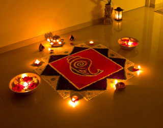 Decorated floor candles red black - cloth free wallpaper