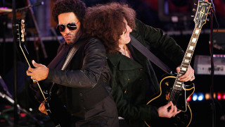 Man woman guitars stage microphone - stage free wallpaper