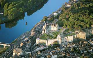 Castle river bridge building scenery - camille bombois free wallpaper