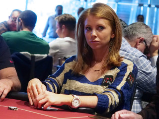 Woman sitting table watch man - eva švankmajerová free wallpaper