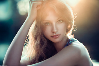 Woman longhair sunlight portrait realistic - artur tarnowski free wallpaper