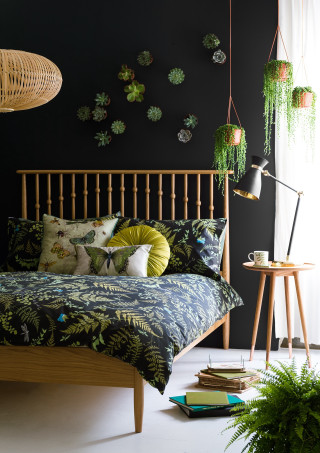 Bed green comforter plant wall - free spring wallpaper