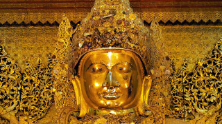 Golden buddha statue intricate carvings - golden free wallpaper