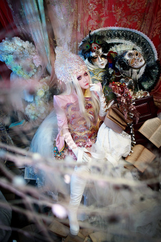 Woman costume chair man costume - fantasy style free wallpaper