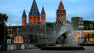Large metal sculpture clock tower 2 - kinetic art free wallpaper