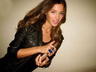 Woman cell phone purse leather - new objectivity free wallpaper