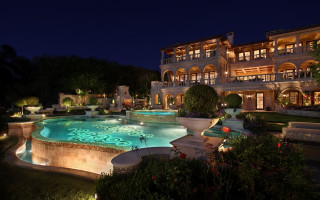 Mansion night pool lights fountain - a pool free wallpaper