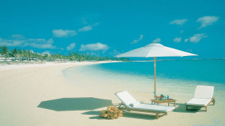 Beach chair umbrella table drink - a drink free wallpaper