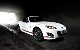 White sports car tunnel hood - a white sports car free wallpaper