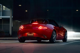 Red sports car night parking 7 - its light free wallpaper