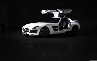 White sports car open doors 2 - pearlescent free wallpaper