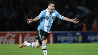 Soccer player running mouth open - a soccer player free wallpaper