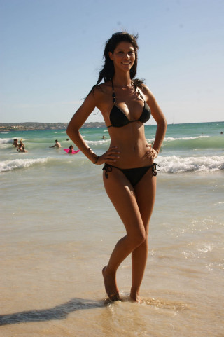 Beach woman bikini ocean sand 3 - free bikini wallpaper for mobile