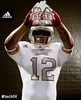 Football man mississippi helmet derek - his helmet free wallpaper