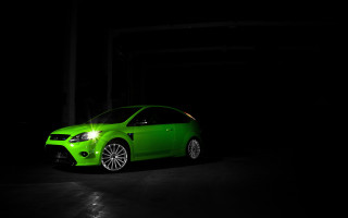 Green car dark room light - f 8 aperture free wallpaper