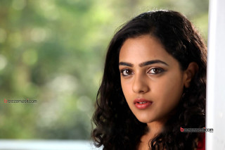 Woman long hair red top 3 - a red top free wallpaper