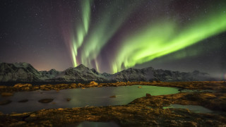 Green purple aurora borealis lake 2 - aurora free wallpaper