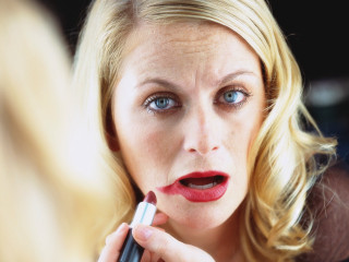 Woman lipstick mirror surprised red - the mirror free wallpaper