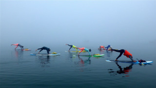 Surf yoga group foggy ocean - fiona stephenson free wallpaper