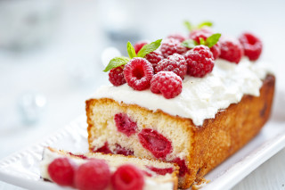 Cake white frosting raspberries plate - a fork free wallpaper