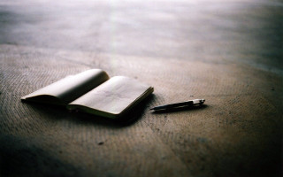 Pen book table light floor - photorealistic imagery free wallpaper