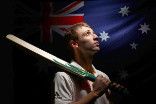 Man holding bat australia flag - bradley walker tomlin free wallpaper