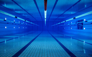 Blue pool tiled floors sky - deep free wallpaper for desktop